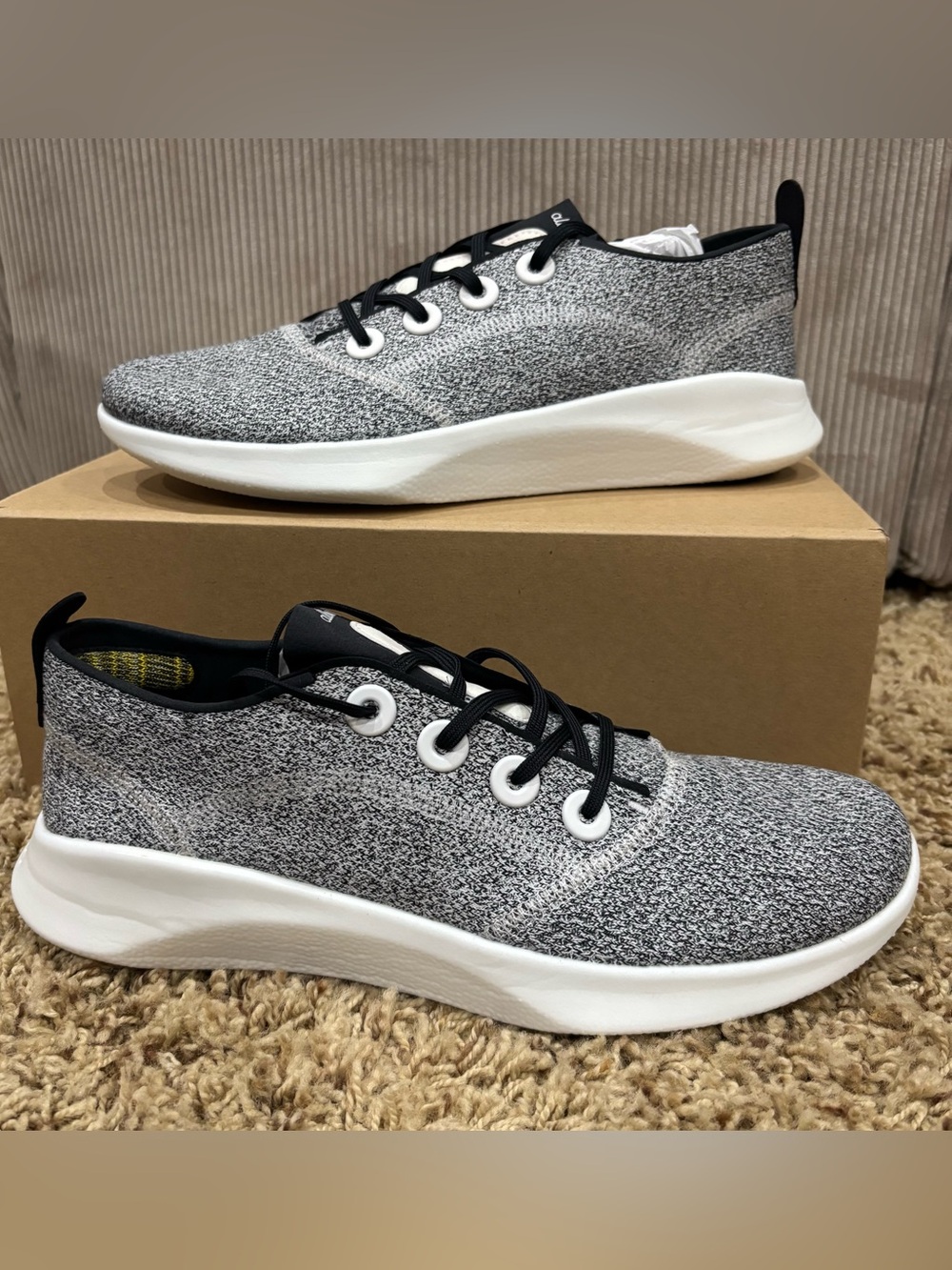 Allbirds SLTR SuperLight Trainer Tree Runner Men's Size 9 Black & White